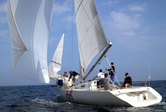 sailing-800831_1280